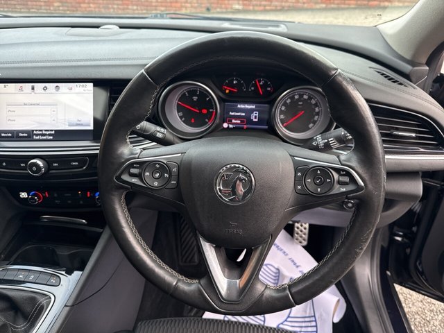 2018 Vauxhall Insignia 2L SRI Nav 5dr - Photo 10
