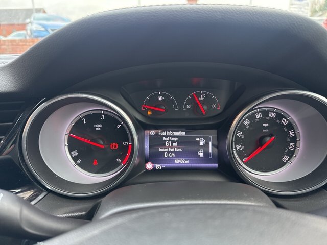 2018 Vauxhall Insignia 2L SRI Nav 5dr - Photo 9