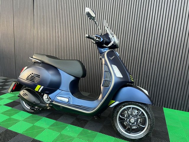 View our PIAGGIO Vespa GTS 300