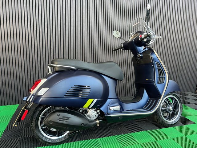 View our PIAGGIO Vespa GTS 300