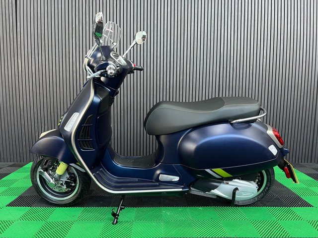 View our PIAGGIO Vespa GTS 300