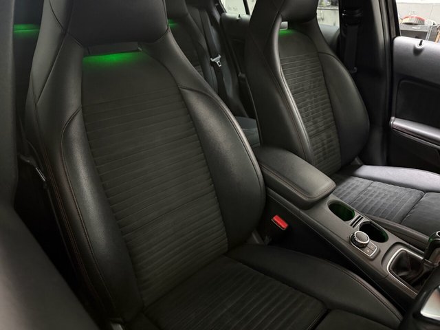 2015 MERCEDES-BENZ A-CLASS 1.6 A200 AMG Line (Premium) Hatchback 5dr Petrol Manual Euro 6 (s/s) (156 ps) - Photo 12