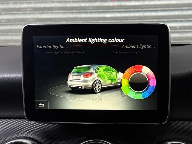 2015 MERCEDES-BENZ A-CLASS 1.6 A200 AMG Line (Premium) Hatchback 5dr Petrol Manual Euro 6 (s/s) (156 ps) - Photo 5