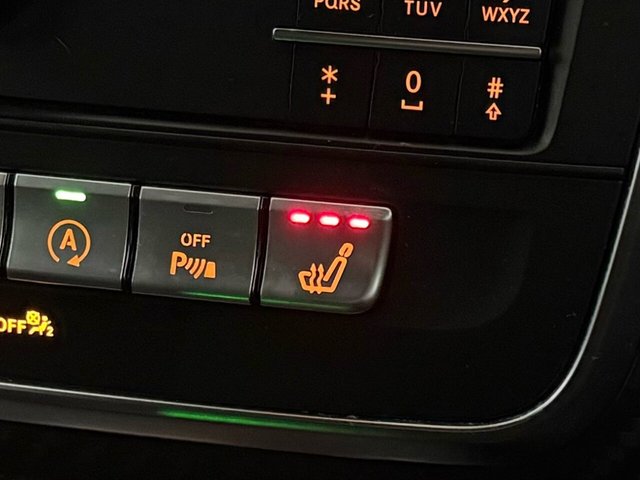 2015 MERCEDES-BENZ A-CLASS 1.6 A200 AMG Line (Premium) Hatchback 5dr Petrol Manual Euro 6 (s/s) (156 ps) - Photo 4