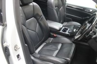 USED 2016 16 PORSCHE CAYENNE 3.0 V6 E-Hybrid S SUV 5dr Petrol Plug-in Hybrid TiptronicS 4WD Euro 6 (stop/start) (416 ps) 