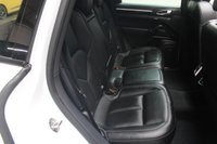 USED 2016 16 PORSCHE CAYENNE 3.0 V6 E-Hybrid S SUV 5dr Petrol Plug-in Hybrid TiptronicS 4WD Euro 6 (stop/start) (416 ps) 