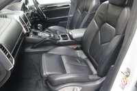 USED 2016 16 PORSCHE CAYENNE 3.0 V6 E-Hybrid S SUV 5dr Petrol Plug-in Hybrid TiptronicS 4WD Euro 6 (stop/start) (416 ps) 