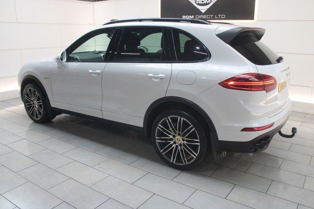 2016 PORSCHE CAYENNE - Photo 9