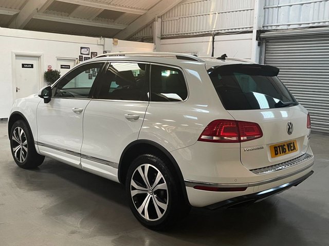 2016 Volkswagen Touareg 3L R-Line 5dr - Photo 2
