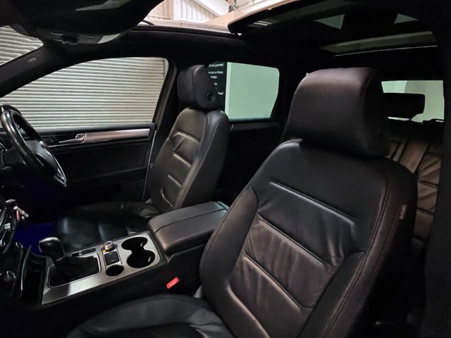 2016 Volkswagen Touareg 3L R-Line 5dr - Photo 4