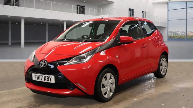 2017 TOYOTA AYGO 1.0 VVT-i x-play Hatchback 5dr Petrol Manual Euro 6 (68 ps) - Photo 2