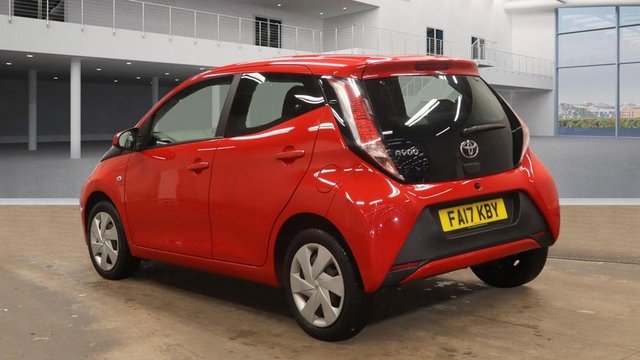 2017 TOYOTA AYGO 1.0 VVT-i x-play Hatchback 5dr Petrol Manual Euro 6 (68 ps) - Photo 3