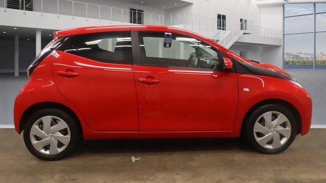 2017 TOYOTA AYGO 1.0 VVT-i x-play Hatchback 5dr Petrol Manual Euro 6 (68 ps) - Photo 5
