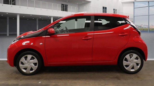 2017 TOYOTA AYGO 1.0 VVT-i x-play Hatchback 5dr Petrol Manual Euro 6 (68 ps) - Photo 6
