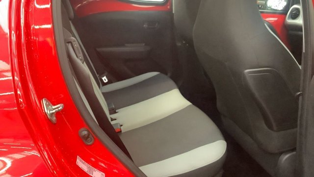 2017 TOYOTA AYGO 1.0 VVT-i x-play Hatchback 5dr Petrol Manual Euro 6 (68 ps) - Photo 8