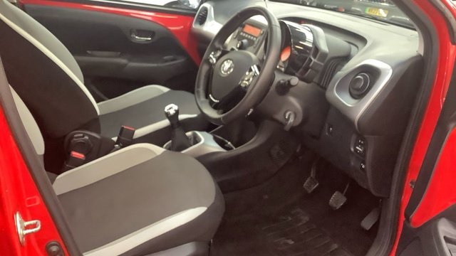 2017 TOYOTA AYGO 1.0 VVT-i x-play Hatchback 5dr Petrol Manual Euro 6 (68 ps) - Photo 9
