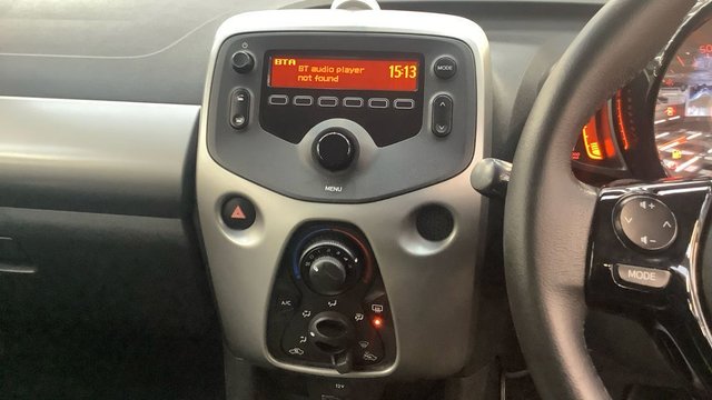 2017 TOYOTA AYGO 1.0 VVT-i x-play Hatchback 5dr Petrol Manual Euro 6 (68 ps) - Photo 11