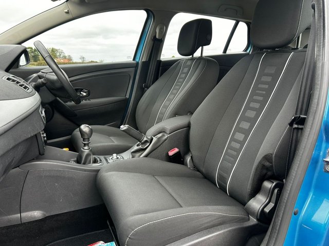 2014 RENAULT MEGANE 1.5 dCi ENERGY Dynamique TomTom Sport Tourer 5dr Diesel Manual Euro 5 (s/s) (110 ps) - Photo 5