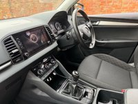 USED 2021 71 SKODA KAROQ 1.0 TSI SE SUV 5dr Petrol Manual Euro 6 (s/s) (110 ps) 1 OWNER, EXCELLENT SERVICE HISTORY,  1YR MOT, NAV, CLIMATE, BLUETOOTH, CRUISE, DAB RADIO CD, PARKING SENSORS, E/WINDOWS, R/LOCKING, FREE WARRANTY, FINANCE AVAILABLE, HPI CLEAR, PART EXCHANGE WELCOME,