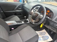 USED 2011 61 TOYOTA AVENSIS 2.0 D-4D TR Tourer 5dr Diesel Manual Euro 5 (126 ps) 