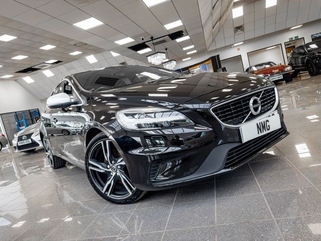 2017 Volvo V40 2L R-Design Pro 5dr - Photo 2