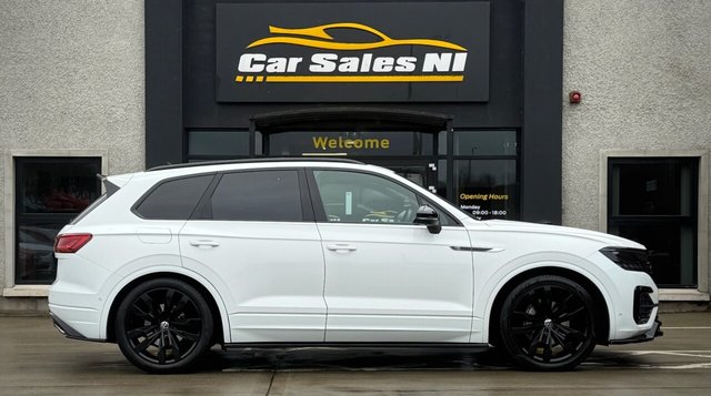 2023 VOLKSWAGEN TOUAREG 3.0 TDI V6 Black Edition SUV 5dr Diesel Tiptronic 4Motion Euro 6 (s/s) (231 ps) - Photo 3