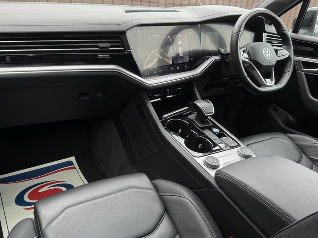 2023 VOLKSWAGEN TOUAREG 3.0 TDI V6 Black Edition SUV 5dr Diesel Tiptronic 4Motion Euro 6 (s/s) (231 ps) - Photo 9