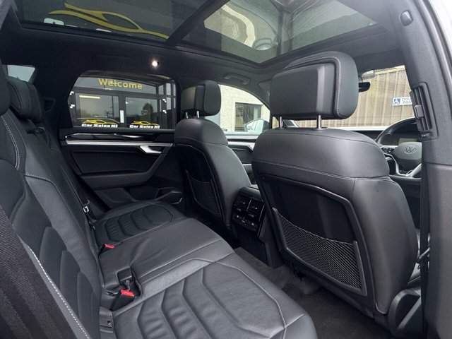 2023 VOLKSWAGEN TOUAREG 3.0 TDI V6 Black Edition SUV 5dr Diesel Tiptronic 4Motion Euro 6 (s/s) (231 ps) - Photo 11