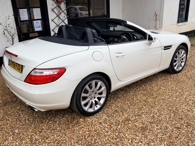 2011 Mercedes-Benz SLK - Photo 6