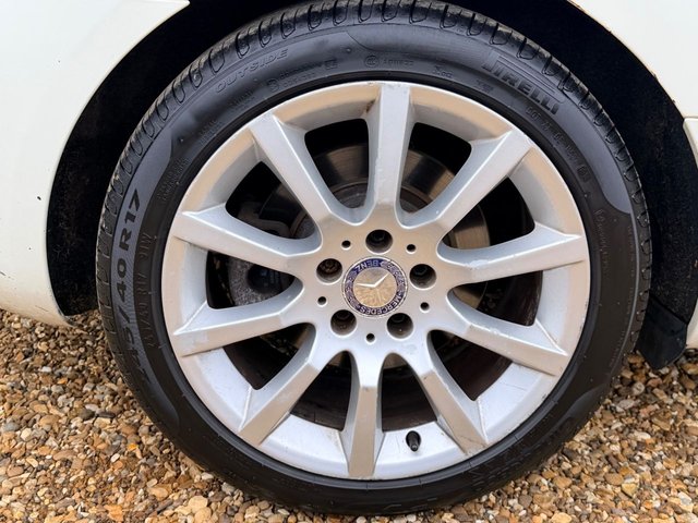 2011 Mercedes-Benz SLK - Photo 12