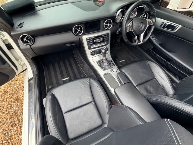 2011 Mercedes-Benz SLK - Photo 3