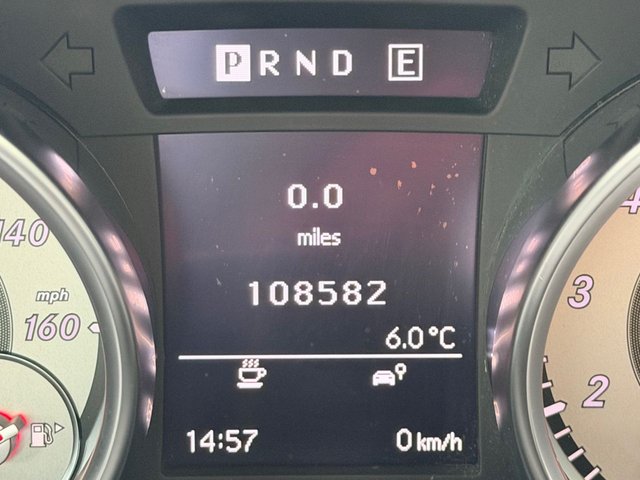 2011 Mercedes-Benz SLK - Photo 2