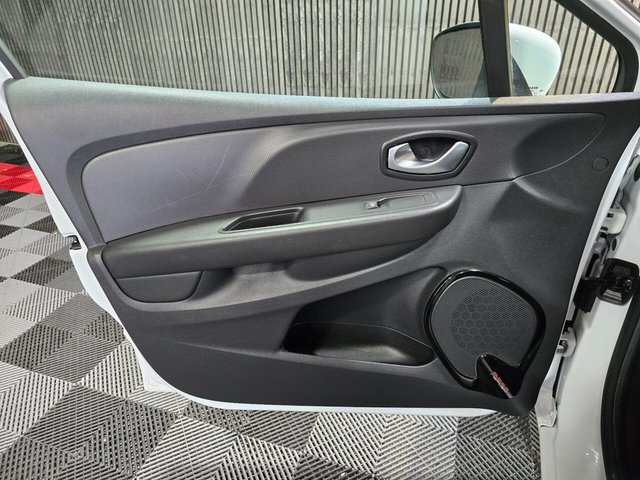 2018 RENAULT CLIO 1.5 dCi Iconic Euro 6 (s/s) 5dr - Photo 11