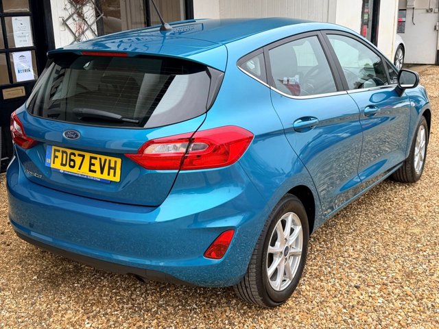 2017 FORD FIESTA - Photo 8