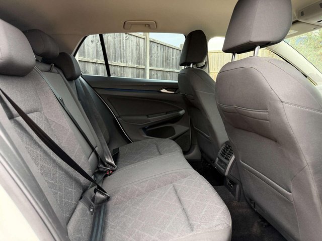 2020 Volkswagen Golf - Photo 10