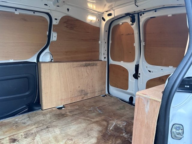 2018 PEUGEOT PARTNER - Photo 12