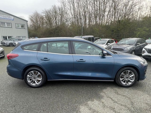 2023 Ford Focus 1L Titanium 5dr - Photo 2