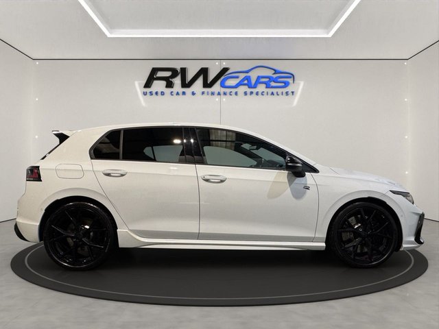 2025 Volkswagen Golf 2L R Black Edition 5dr - Photo 6