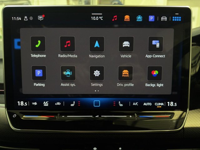 2025 Volkswagen Golf 2L R Black Edition 5dr - Photo 11