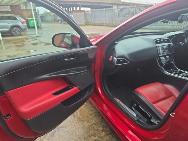 2016 JAGUAR XE - Photo 4