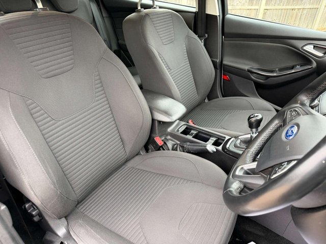 2016 Ford Focus - Photo 5