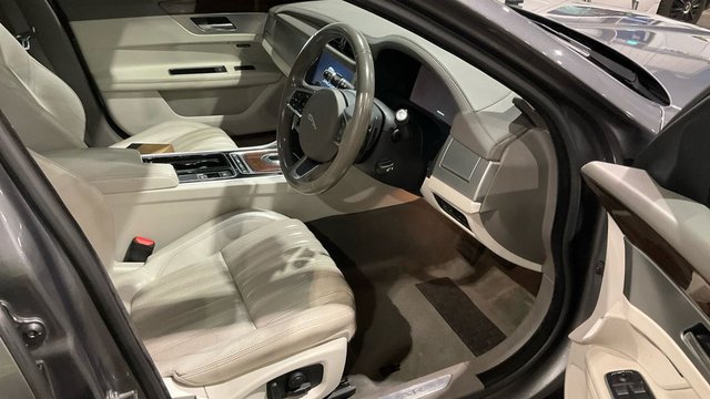 2018 JAGUAR XF 2.0d Portfolio Sportbrake 5dr Diesel Auto AWD Euro 6 (s/s) (240 ps) - Photo 7