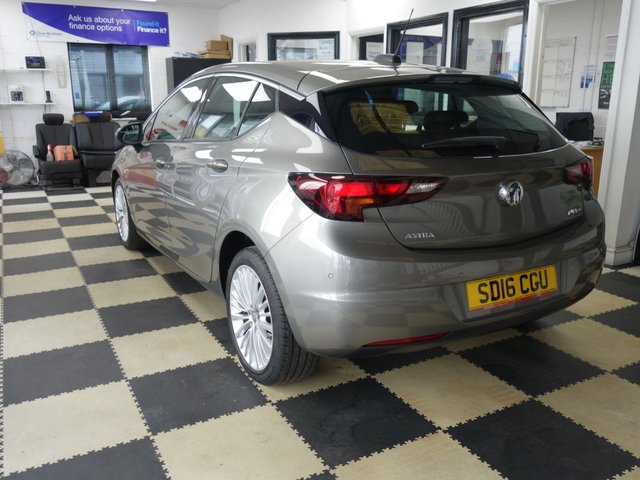 2016 VAUXHALL ASTRA - Photo 8