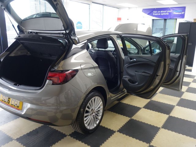 2016 VAUXHALL ASTRA - Photo 12