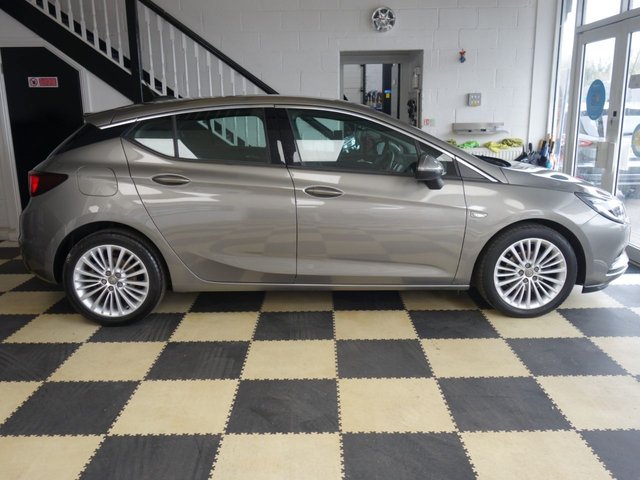 2016 VAUXHALL ASTRA - Photo 5