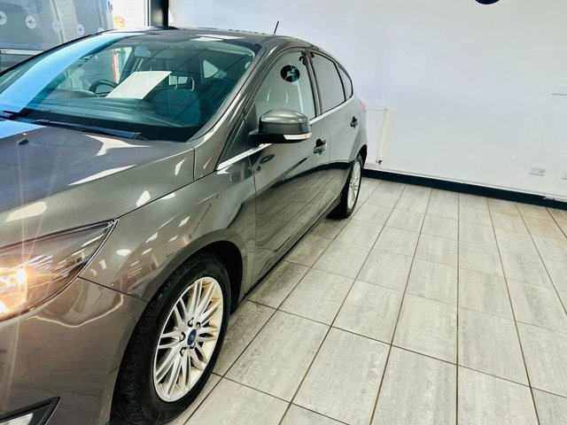 2017 FORD FOCUS - Photo 2