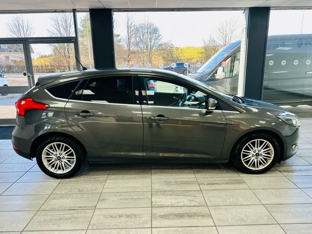 2017 FORD FOCUS - Photo 9