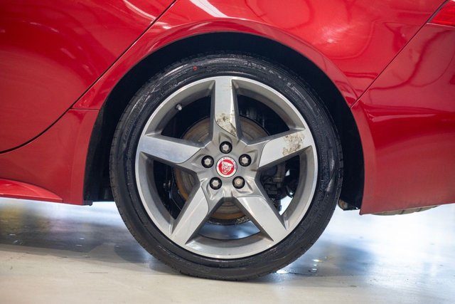 2018 Jaguar Xe 2L R-Sport 4dr - Photo 7