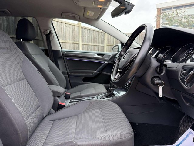 2017 Volkswagen Golf - Photo 5