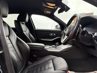 USED 2020 20 BMW 3 SERIES 3.0 M340i Saloon 4dr Petrol Auto xDrive Euro 6 (s/s) (374 ps) 2 OWNERS + FINISHED IN BLACK SAPPHIRE WITH BLACK VERNASCA LEATHER SEATS + SHADOWLINE PLUS PACK + REVERSE CAMERA + APPLE CARPLAY + HEATED SEATS + DAB RADIO + BLUETOOTH + SUN PROTECTION GLAZING + PRIVACY GLASS + BLUE CALIPERS + HPI CLEAR + 2 KEYS